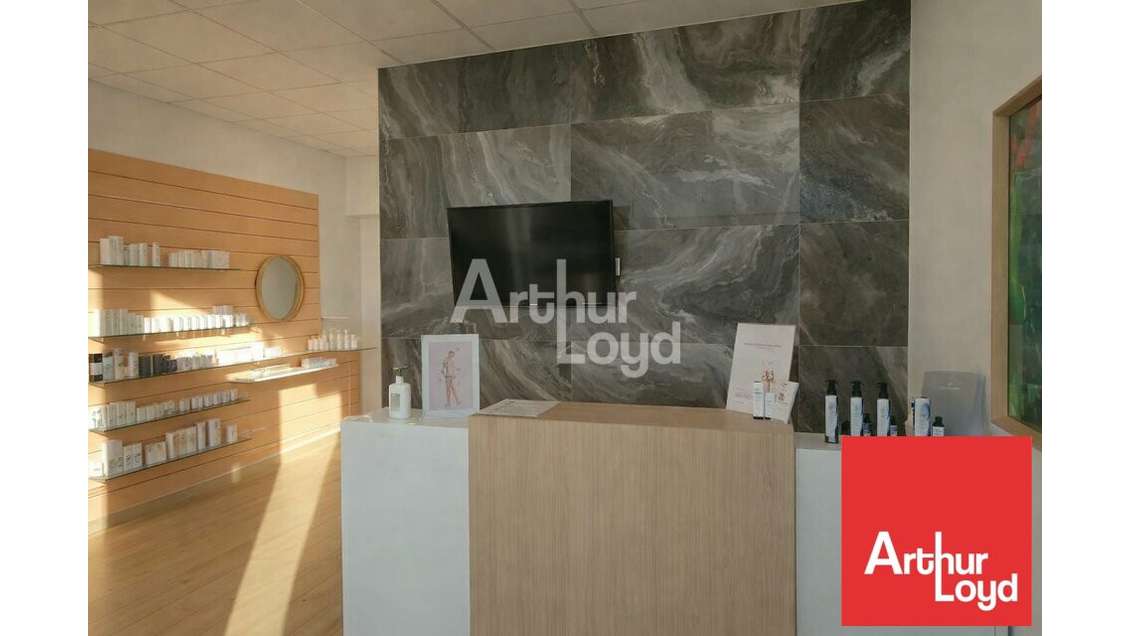 Local commercial de 113m² à louer à Bessines