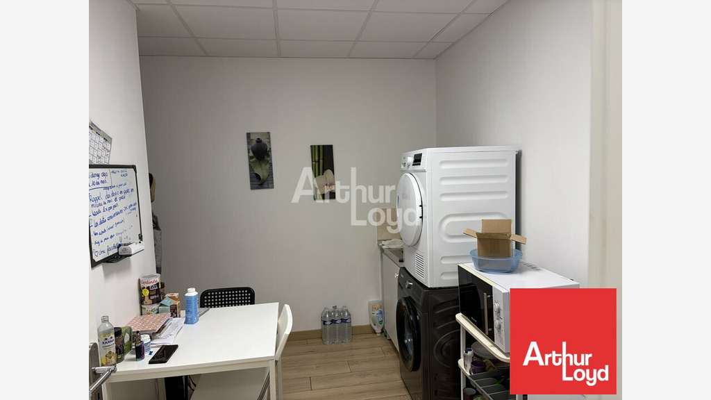 Local commercial de 113m² à louer à Bessines