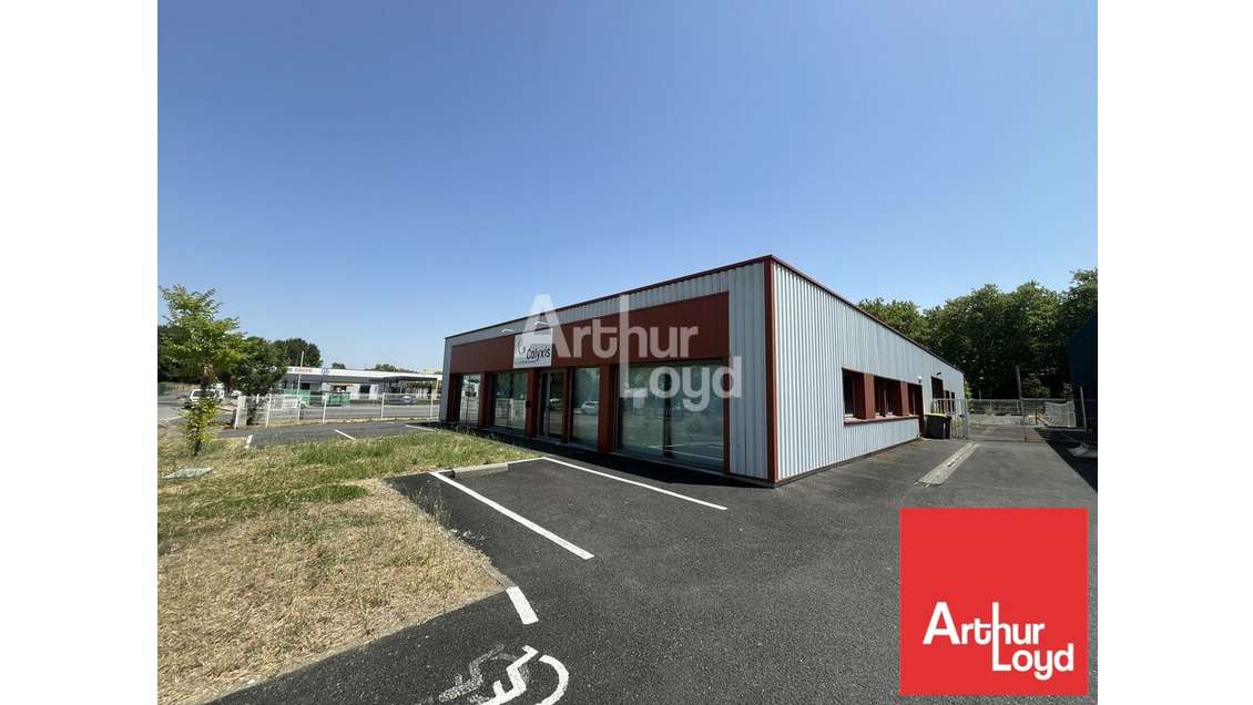 Bureaux de 103m² de plain pied à louer à Bessines