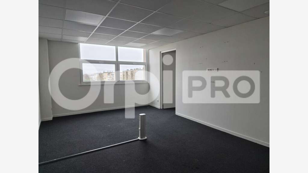 Bureau 360m² R+2 à louer à Bétheny