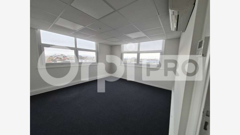Bureau 360m² R+2 à louer à Bétheny