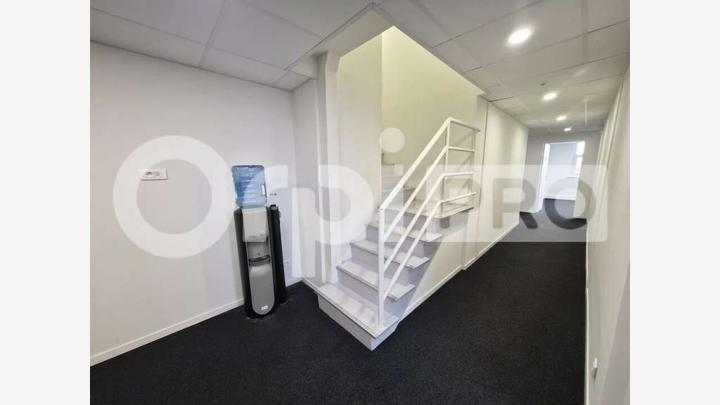 Bureau 360m² R+2 à louer à Bétheny