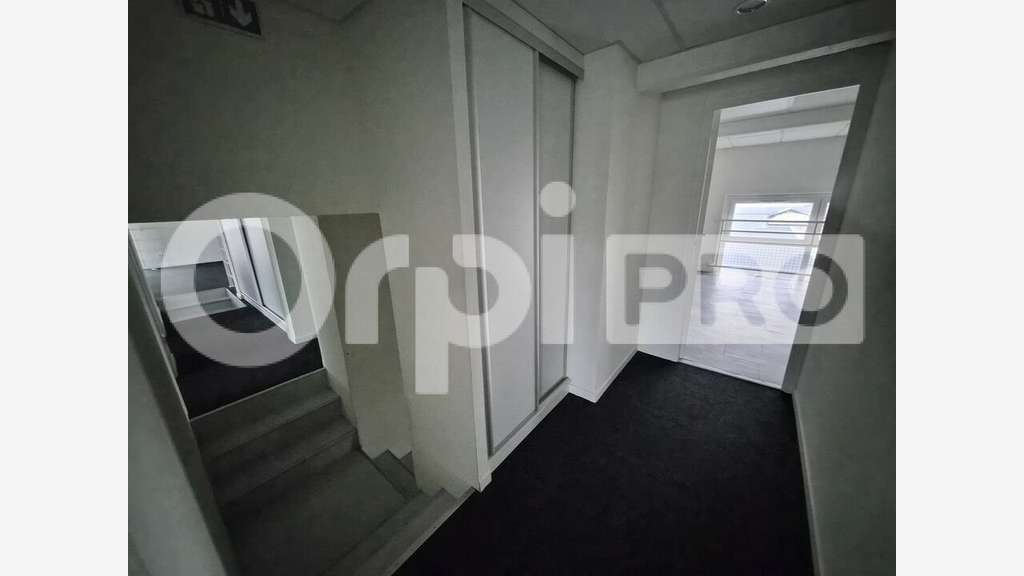 Bureau 360m² R+2 à louer à Bétheny