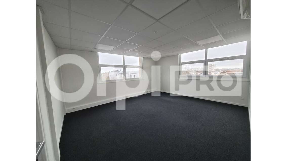 Bureau 360m² R+2 à louer à Bétheny 