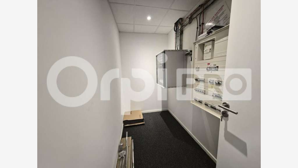 Bureau 250m² R+1 à louer à Bétheny