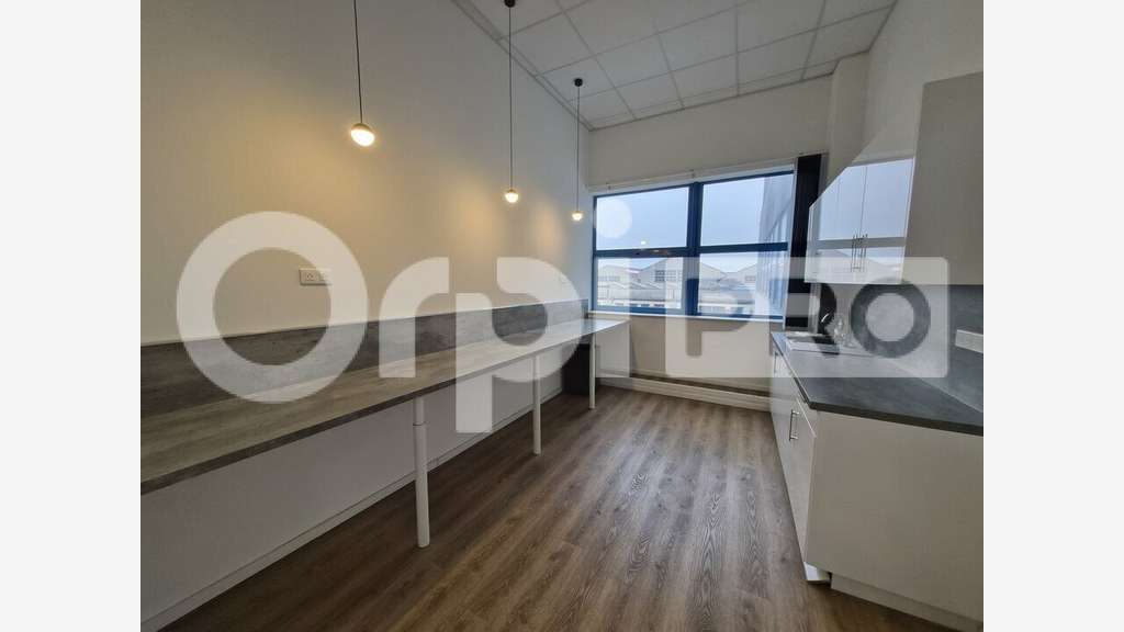 Bureau 250m² R+1 à louer à Bétheny