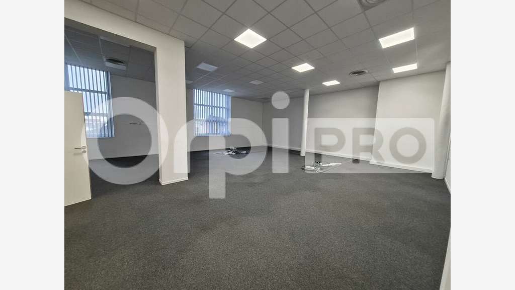 Bureau 250m² R+1 à louer à Bétheny