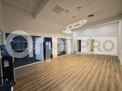 Bureau 250m² R+1 à louer à Bétheny