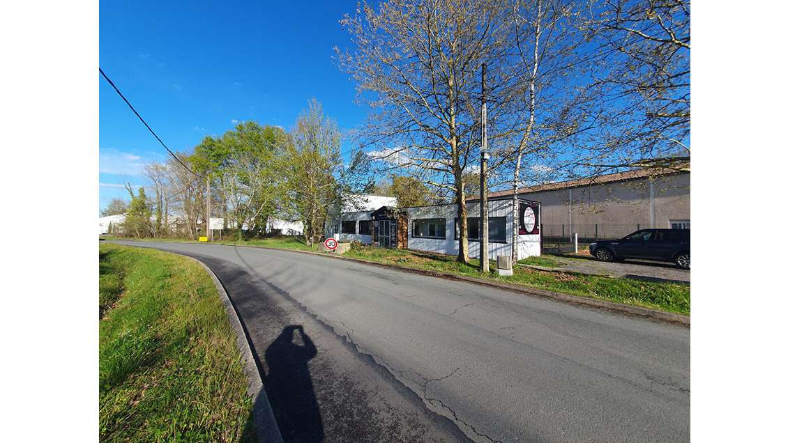 A louer bureaux 270m² à Beychac-et-Caillau RN89