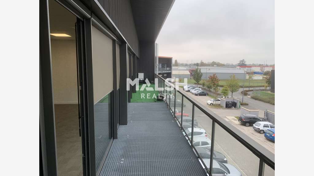 A louer bureaux 122m² à Beynost ZA des Malettes