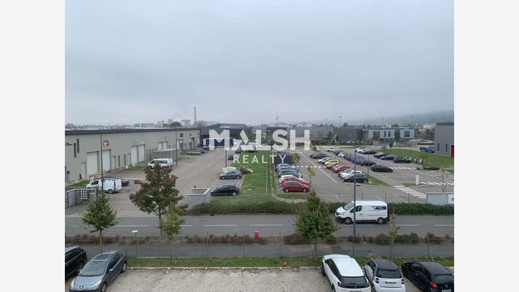 A louer bureaux 122m² à Beynost ZA des Malettes