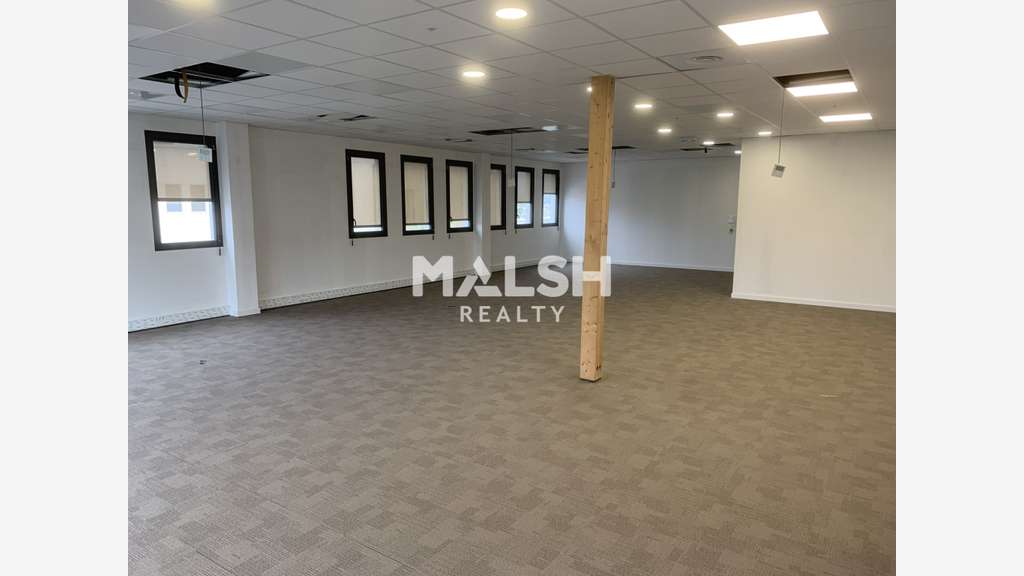 A louer bureaux 122m² à Beynost ZA des Malettes