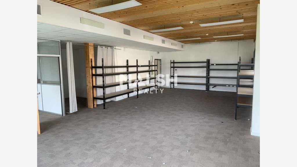 à louer 89m² de bureaux R+2 avec balcon à Beynost