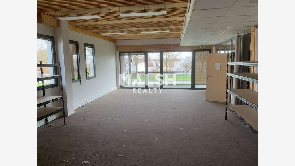 à louer 89m² de bureaux R+2 avec balcon à Beynost