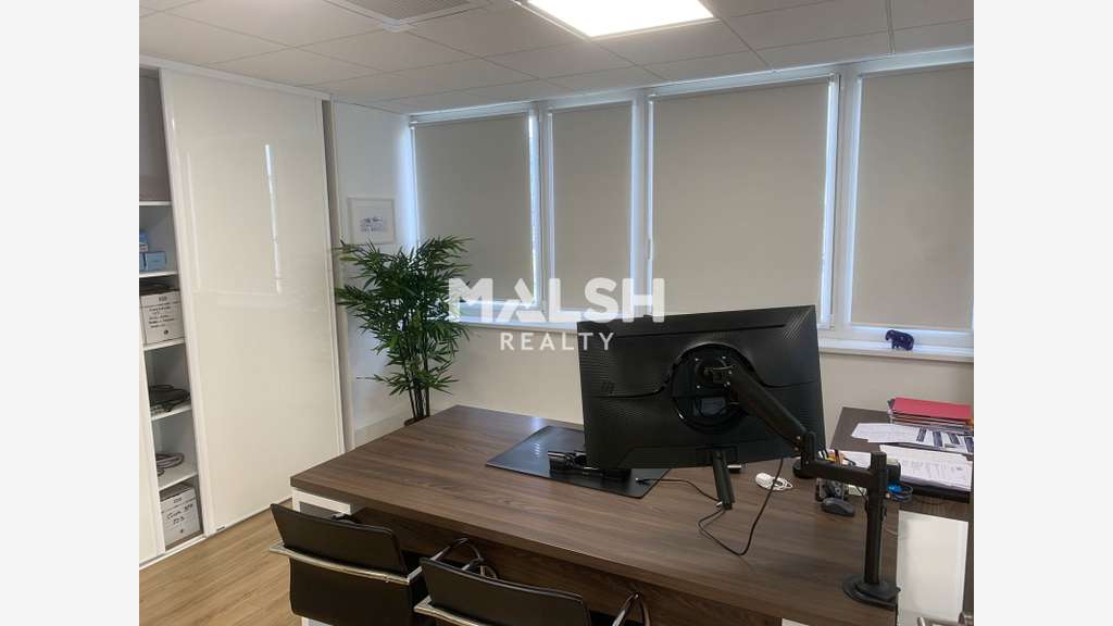 à louer 89m² de bureaux R+2 avec balcon à Beynost