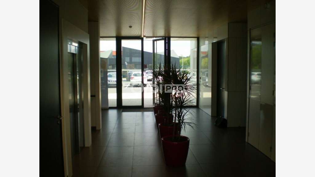 Bureaux neufs de 164m² à louer en R+1 à Bezannes