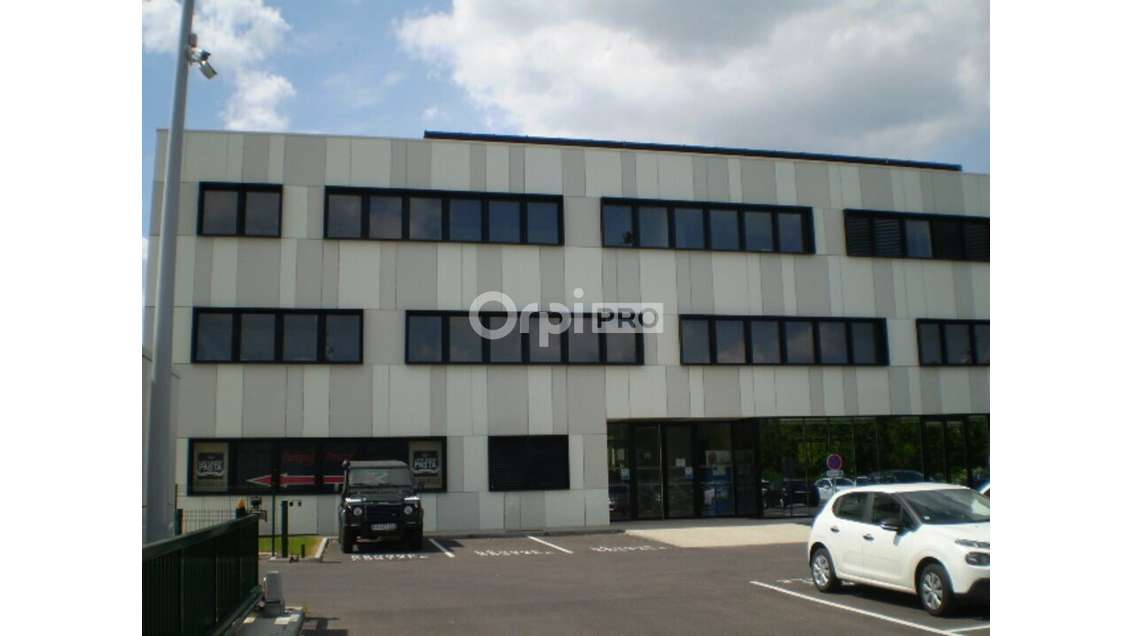 Bureaux neufs de 164m² à louer en R+1 à Bezannes