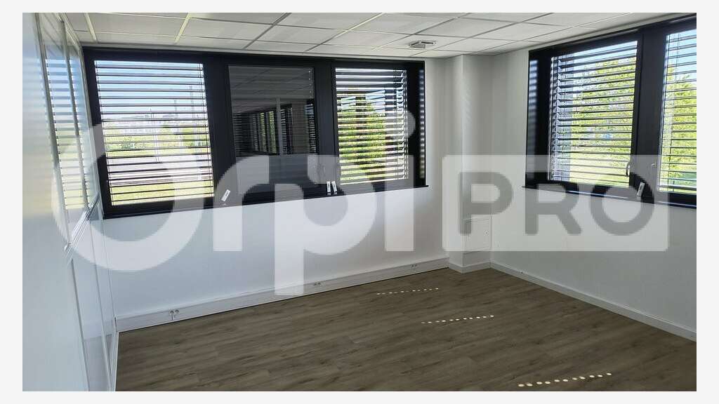 A louer bureaux neufs 97m² Reims empl stratégique
