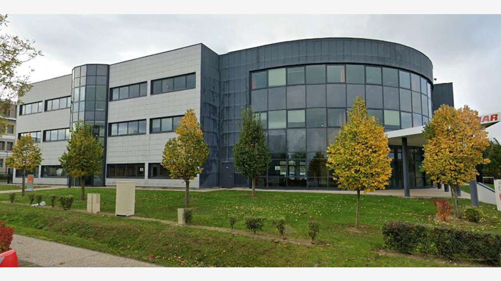À louer bureaux de 450m² avec showroom à Bezannes 