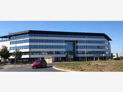 À louer – Bureaux de 4 000 m² près de Reims à Beza