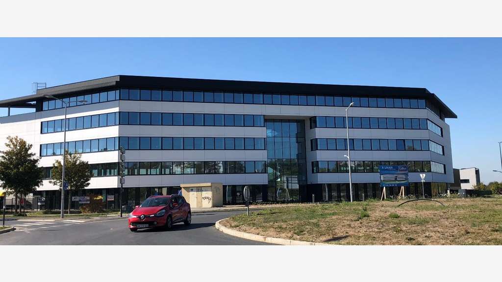 À louer bureaux 4 000m² près de Reims à Bezannes