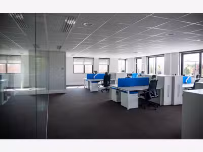 À louer – Bureaux de 795 m² situés à proximité de 
