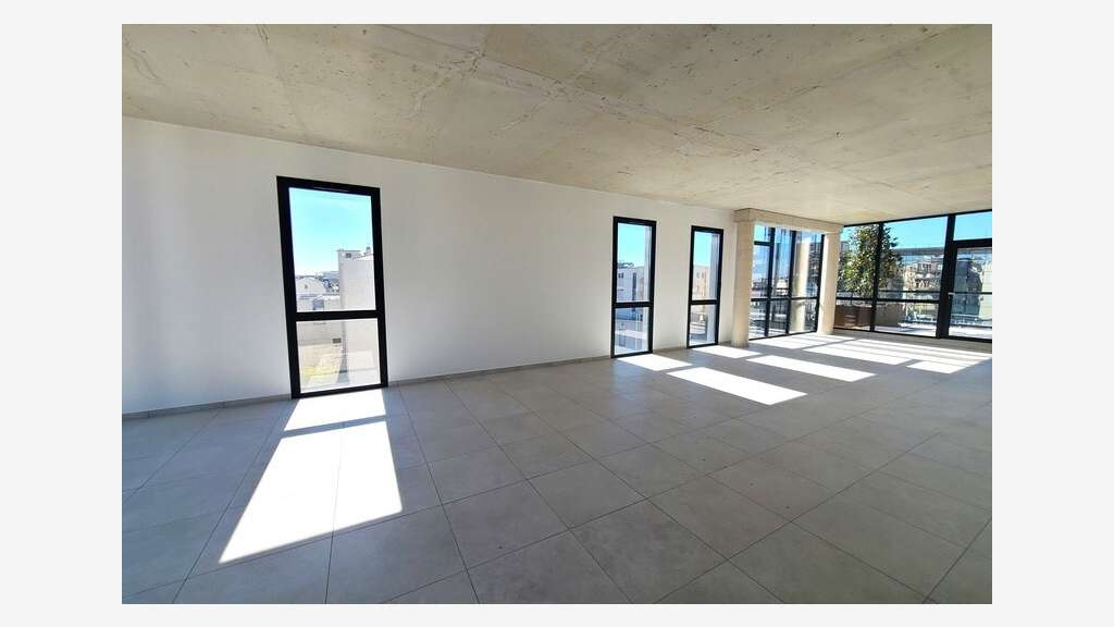 A louer bureaux 270m² face Polygone à Béziers