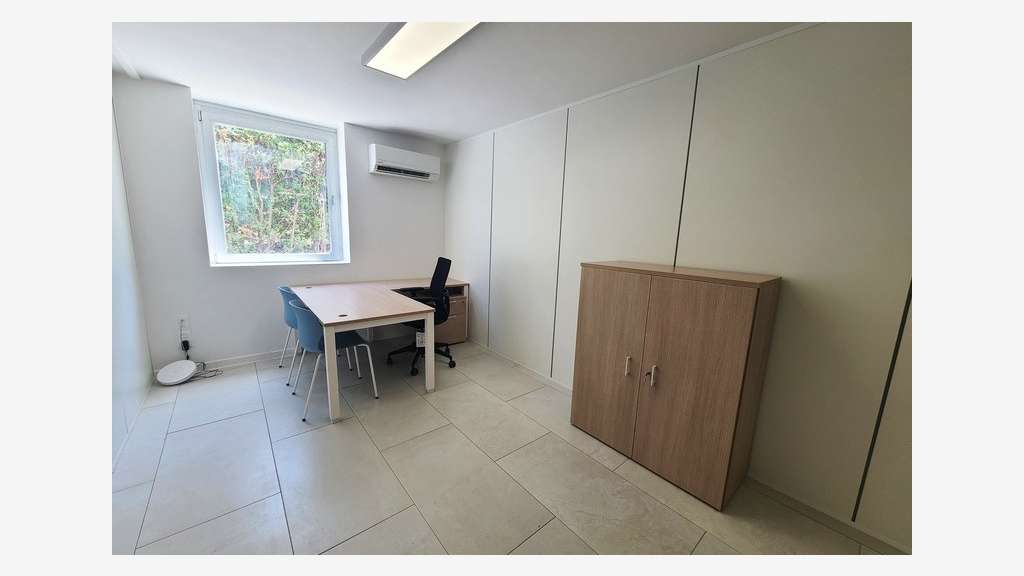 Plateau de bureaux 600m² neuf bel axe de Béziers