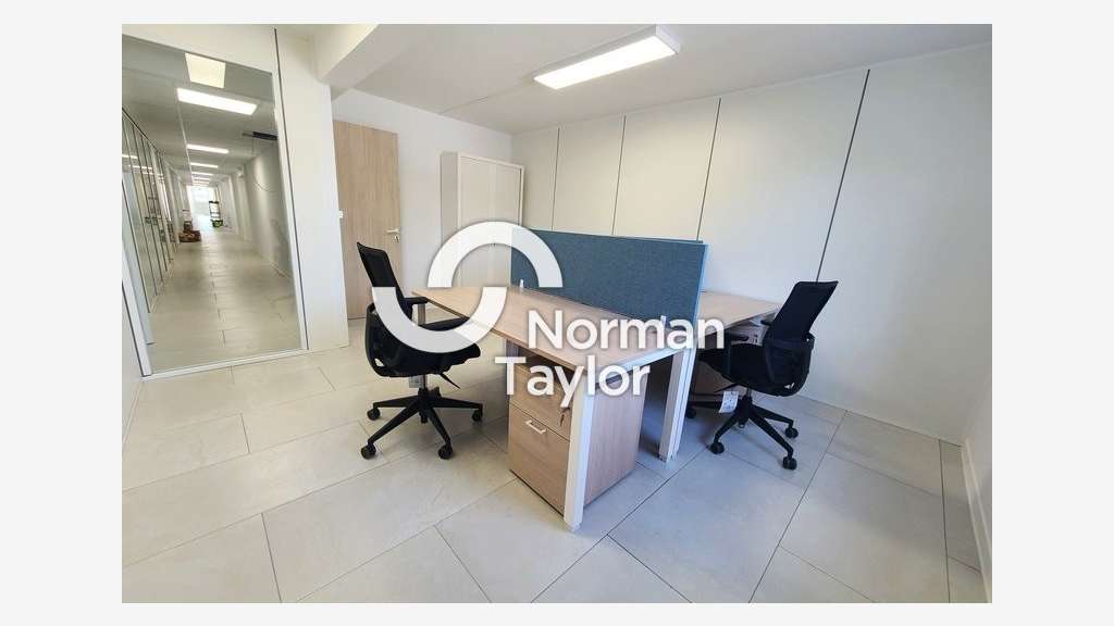 Plateau de bureaux 600m² neuf bel axe de Béziers