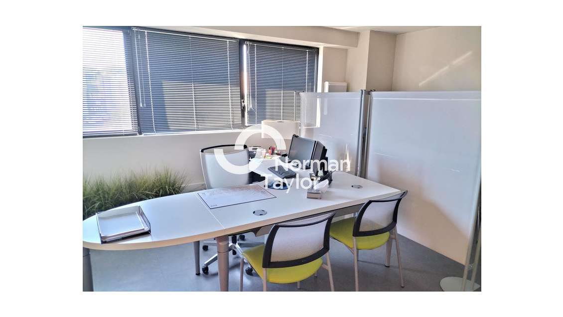 Bureaux 187m² divisibles à louer à Béziers A9/A75