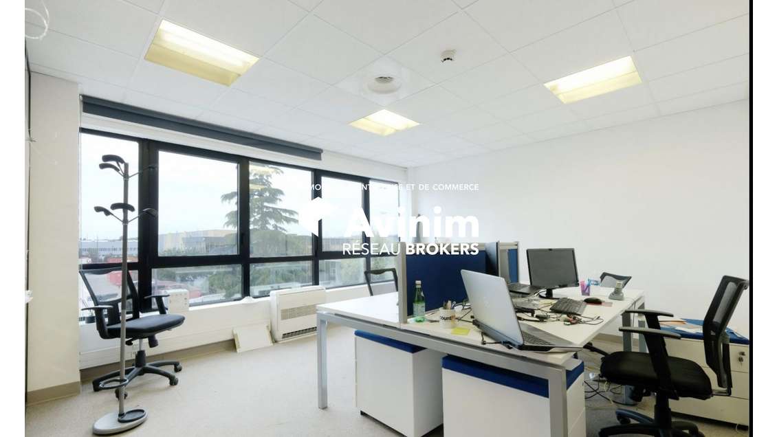 BEZONS (95) A LOUER 262 M² DE BUREAUX MODERNES