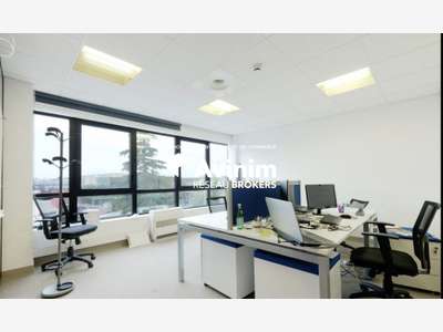 A louer 262m² de bureaux modernes à Bezons