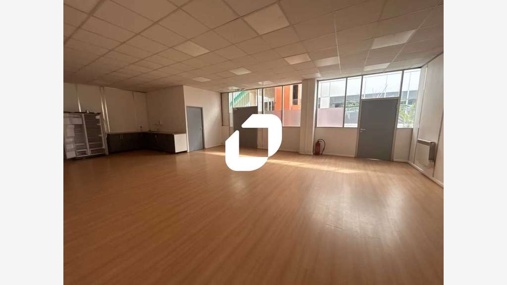 A louer Bureaux 700m² Bezons