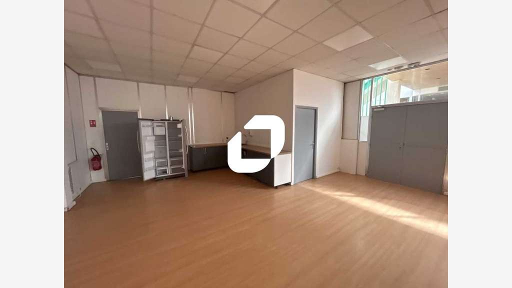 A louer Bureaux 700m² Bezons