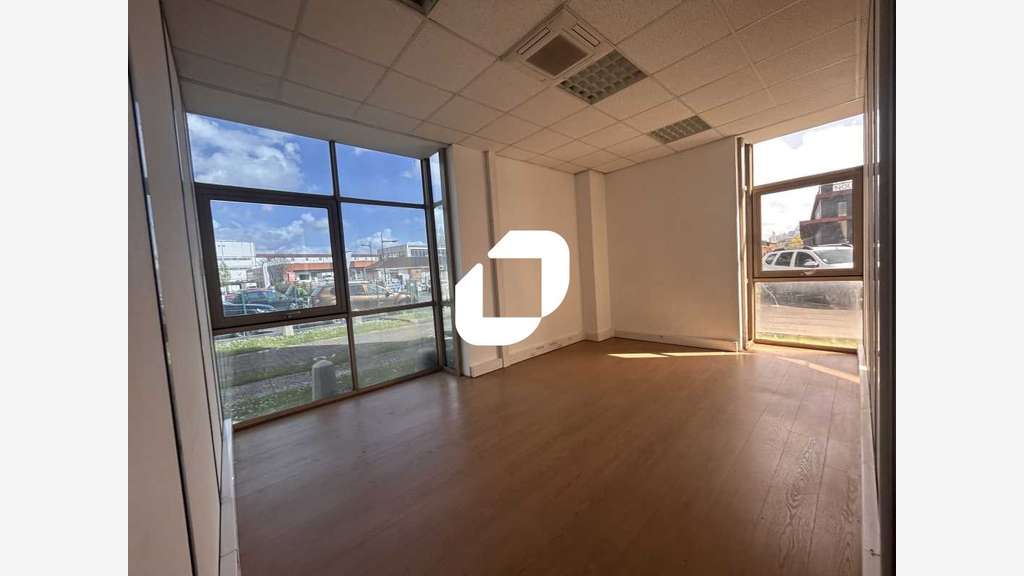 A louer Bureaux 700m² Bezons