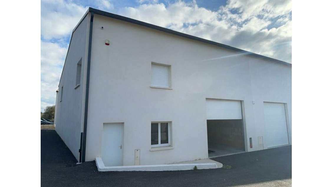 Bureaux 85m² à louer à Bezouce