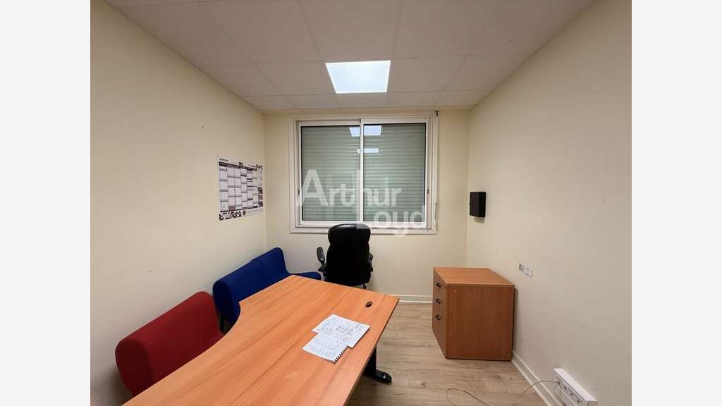Bureaux de 206m² idéalement situés à louer Biard