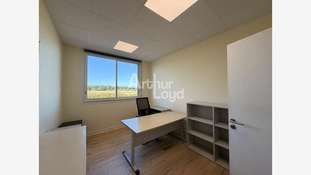 Bureaux de 206m² idéalement situés à louer Biard