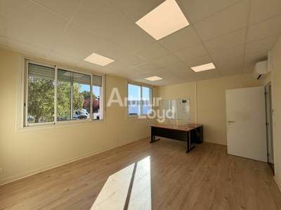 Bureaux de 206m² idéalement situés à louer Biard