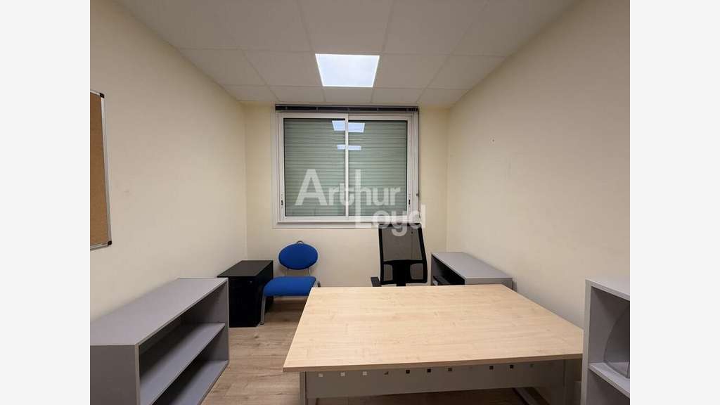 Bureaux de 206m² idéalement situés à louer Biard