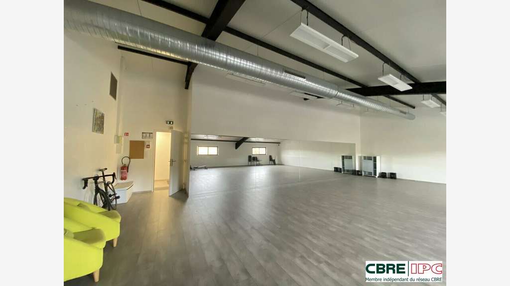 Location bureaux de 110m² en R+1 à Biarritz Docks