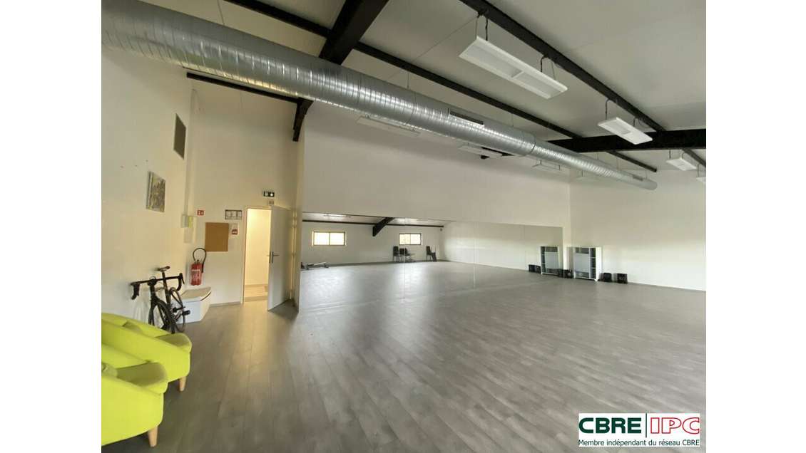 Location bureaux de 110m² en R+1 à Biarritz Docks