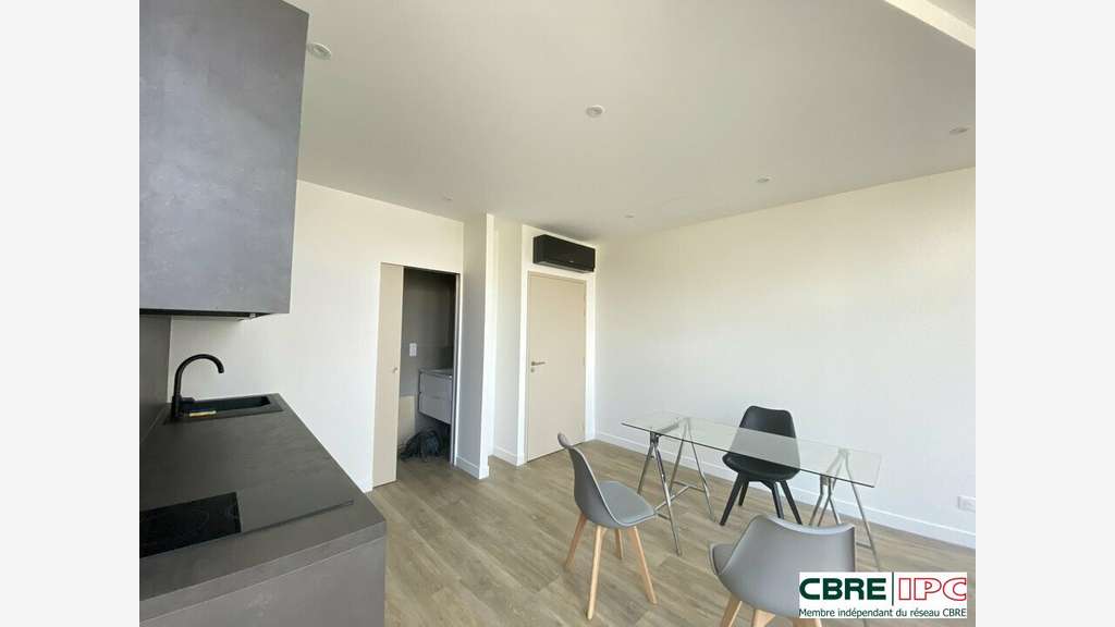 Location local commercial 23m² à Biarritz Aguilera