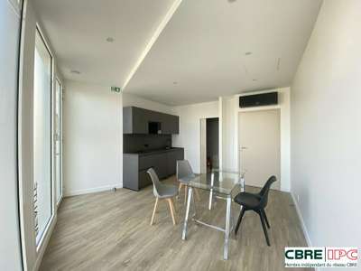 Location local commercial 23m² à Biarritz Aguilera