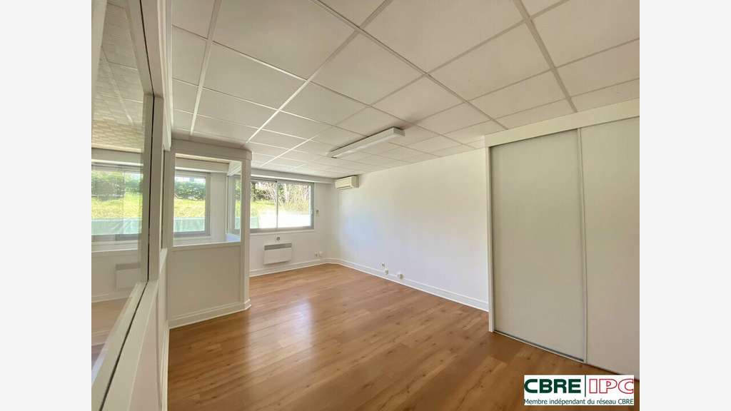 Location bureaux R+1 zone du Chapelet à Biarritz