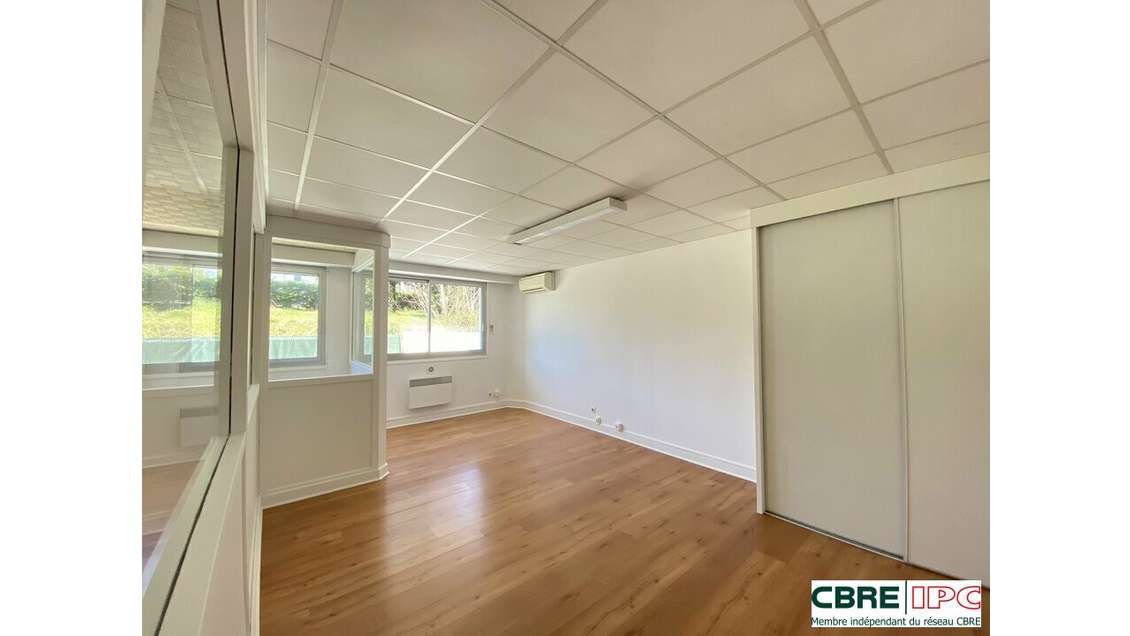 Location bureaux R+1 zone du Chapelet à Biarritz