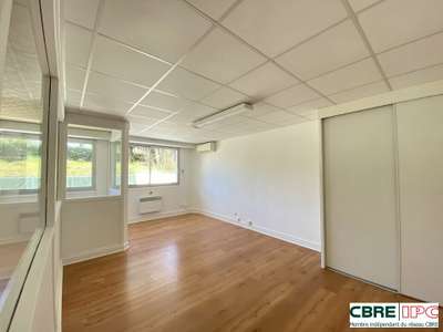 Location bureaux R+1 zone du Chapelet à Biarritz