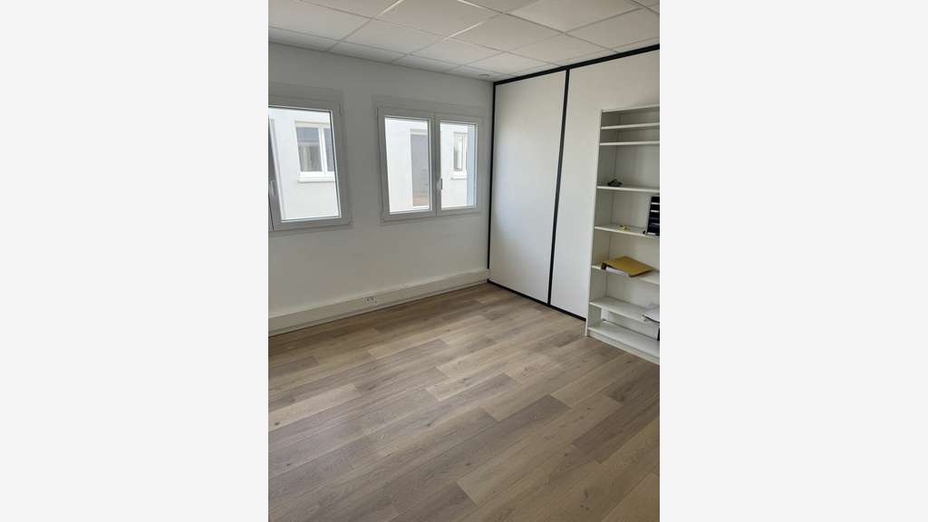 Loue bureaux de 130m² à Biarritz prox l'aéroport