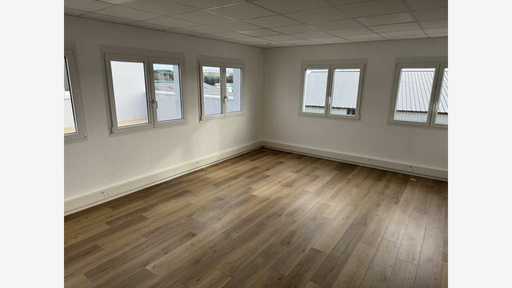 Loue bureaux de 130m² à Biarritz prox l'aéroport