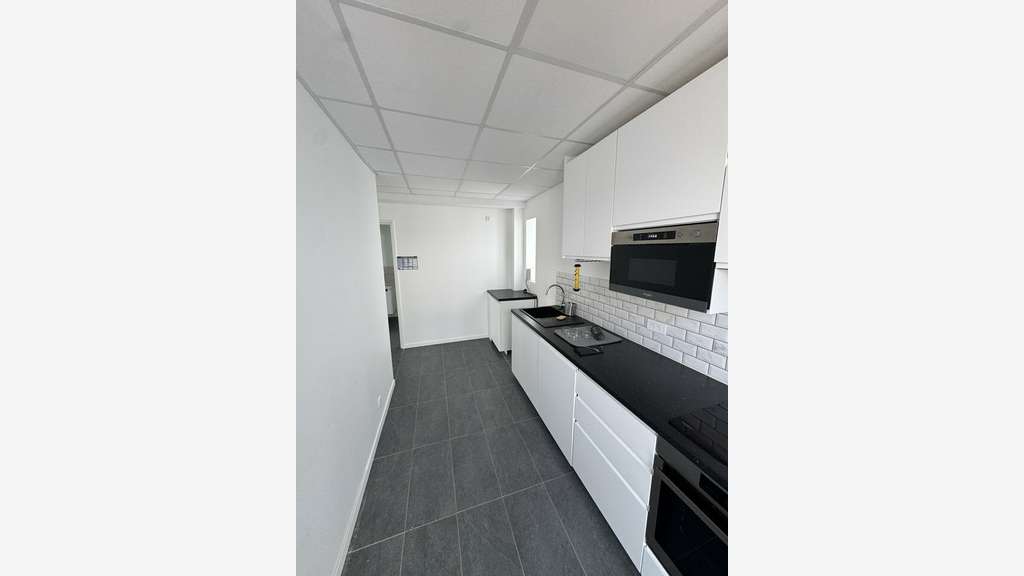Loue bureaux de 130m² à Biarritz prox l'aéroport